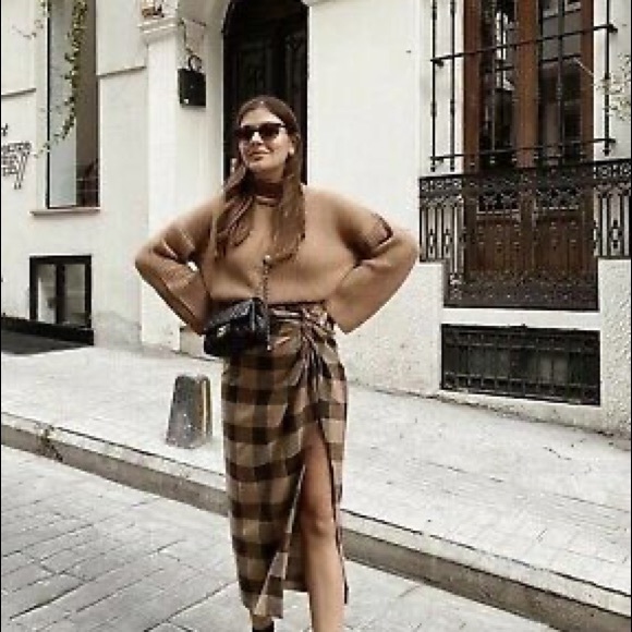 Zara plaid skirt with knot - Picture 3 of 3